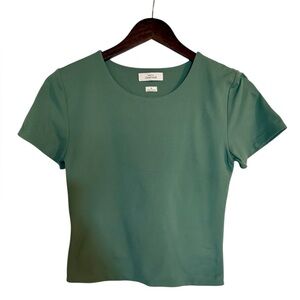 Aritzia Babaton | Contour Crew Waist T-Shirt | Turquoise/green | M